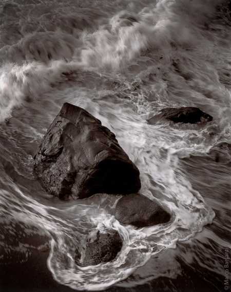 Marco Barsanti, Garrapata Beach, Garrapata State Park, Ca, 1994, stampa al clorobromuro da negativo 4x5", intonata al Selenio.